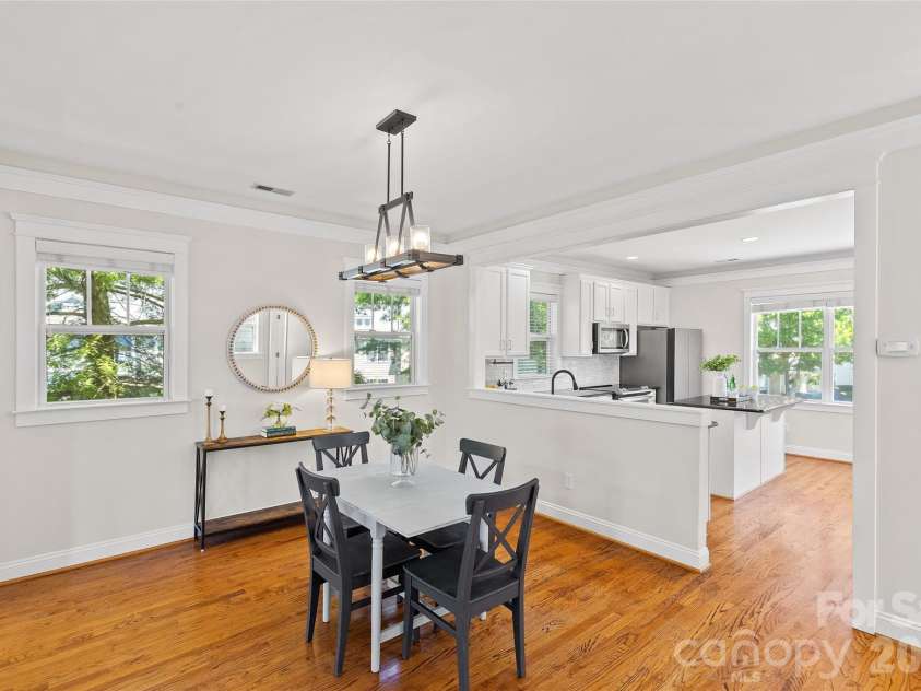 540 Dubois Court, Charlotte, NC 28208.  MLS# CAR4374997, YatesRealty ID 31280. 