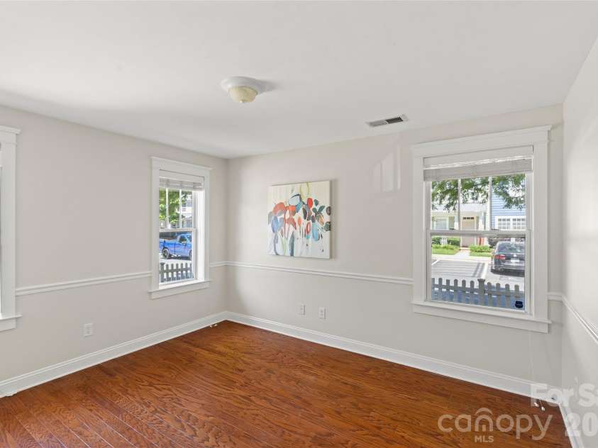 540 Dubois Court, Charlotte, NC 28208.  MLS# CAR4374997, YatesRealty ID 31280. 