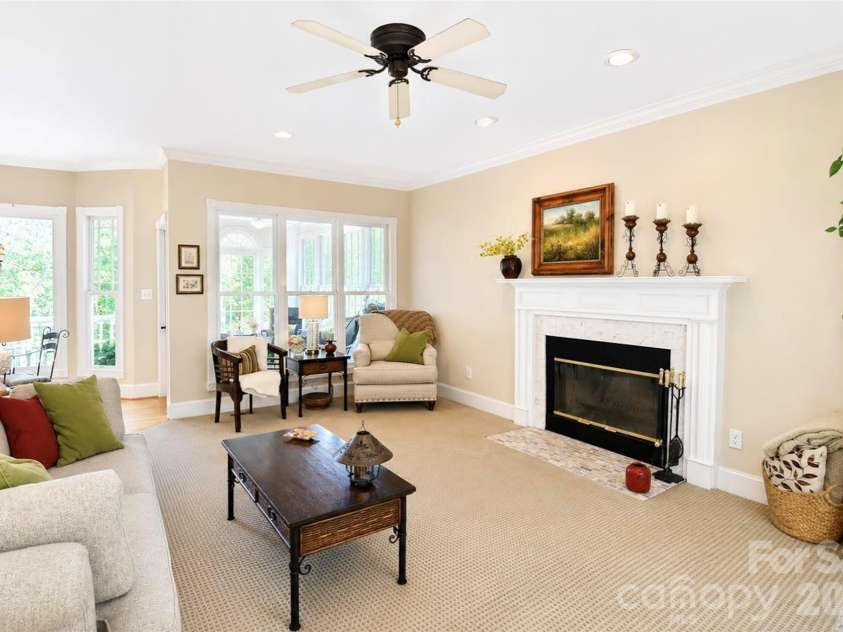 127 Vista Drive, Davidson, NC 28036.  MLS# CAR4394451, YatesRealty ID 31281. 
