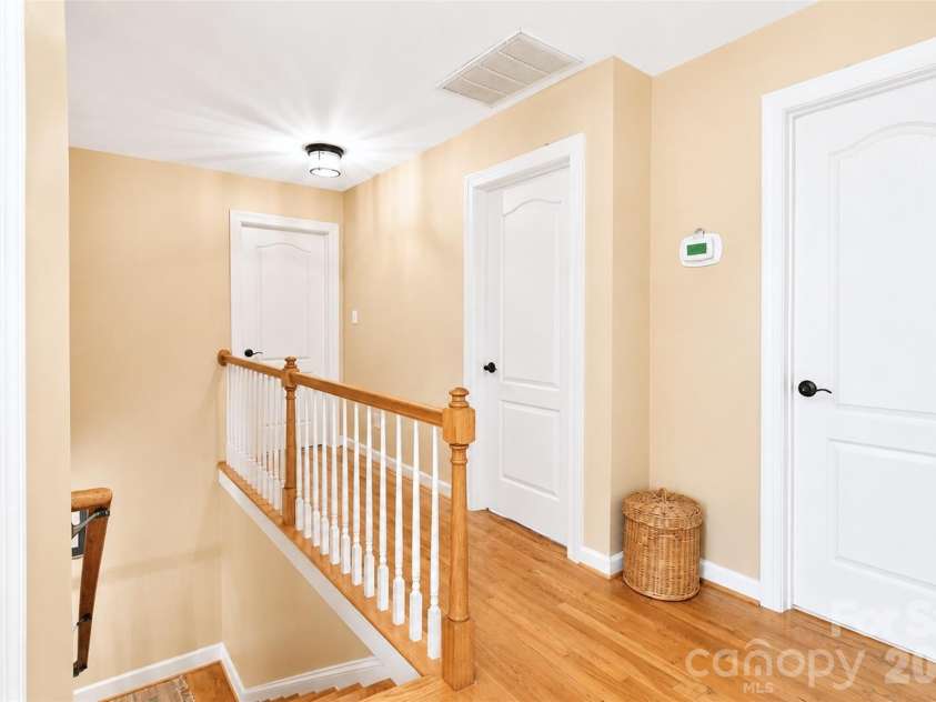 127 Vista Drive, Davidson, NC 28036.  MLS# CAR4394451, YatesRealty ID 31281. 