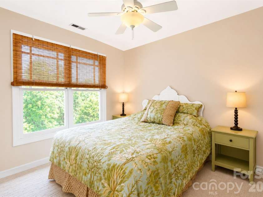 127 Vista Drive, Davidson, NC 28036.  MLS# CAR4394451, YatesRealty ID 31281. 