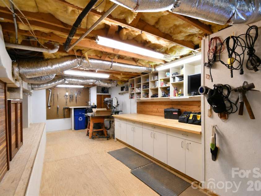 127 Vista Drive, Davidson, NC 28036.  MLS# CAR4394451, YatesRealty ID 31281. 