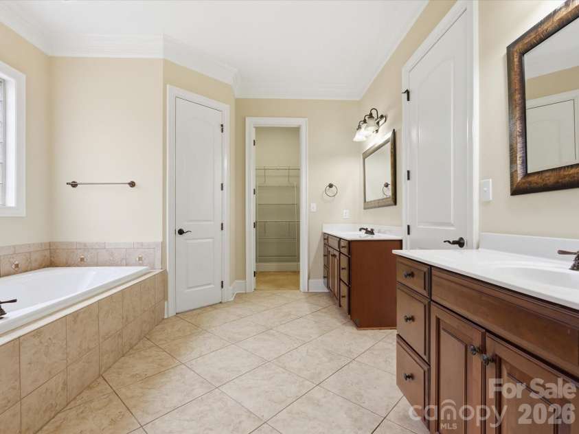 458 Inverness Place, Rock Hill, SC 29730.  MLS# CAR4352853, YatesRealty ID 31282. And dual vanities