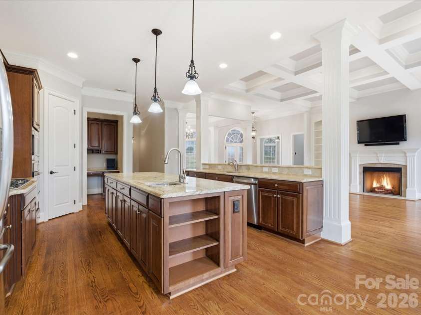 458 Inverness Place, Rock Hill, SC 29730.  MLS# CAR4352853, YatesRealty ID 31282. With sinks in both of the islands