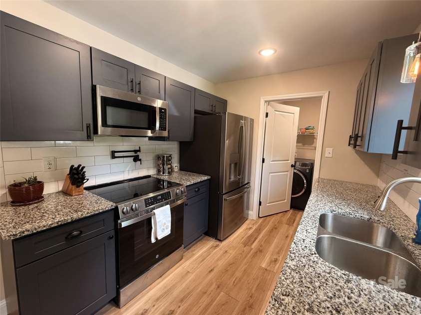 406 Greenlea Circle, Taylorsville, NC 28681.  MLS# CAR4281434, YatesRealty ID 31283. 