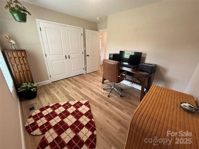 406 Greenlea Circle, Taylorsville, NC 28681.  MLS# CAR4281434, YatesRealty ID 31283. 