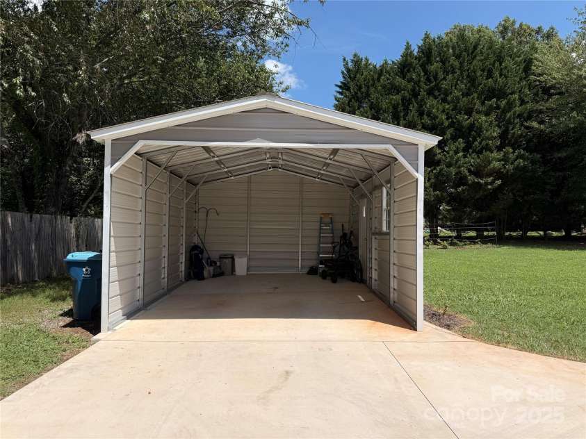 406 Greenlea Circle, Taylorsville, NC 28681.  MLS# CAR4281434, YatesRealty ID 31283. 