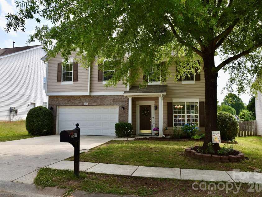 9007 Goldfields Drive, Charlotte, NC 28227.  MLS# CAR4383899, YatesRealty ID 31283. 