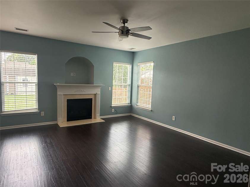 9007 Goldfields Drive, Charlotte, NC 28227.  MLS# CAR4383899, YatesRealty ID 31283. Great room