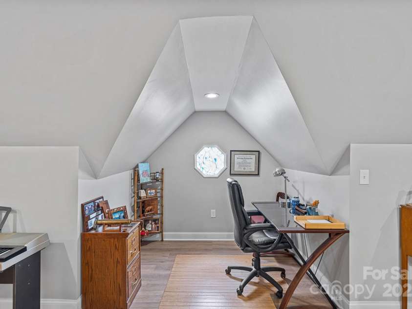 14207 Hudson Park Lane, Huntersville, NC 28078.  MLS# CAR4288875, YatesRealty ID 31284. 2nd floor nook