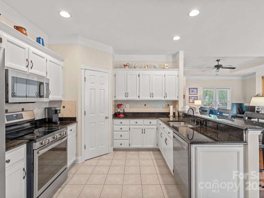 14207 Hudson Park Lane, Huntersville, NC 28078.  MLS# CAR4288875, YatesRealty ID 31284. 