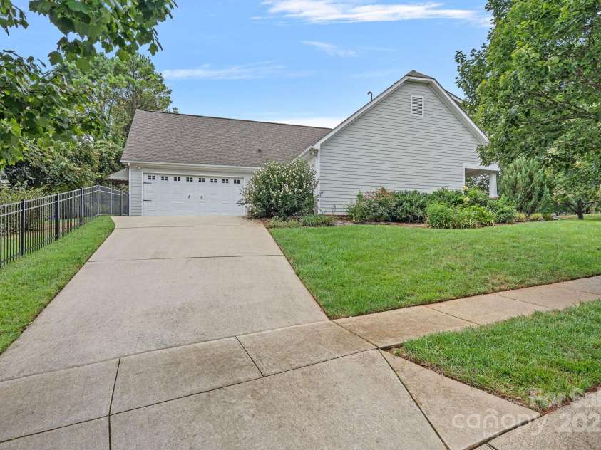 14207 Hudson Park Lane, Huntersville, NC 28078.  MLS# CAR4288875, YatesRealty ID 31284. 