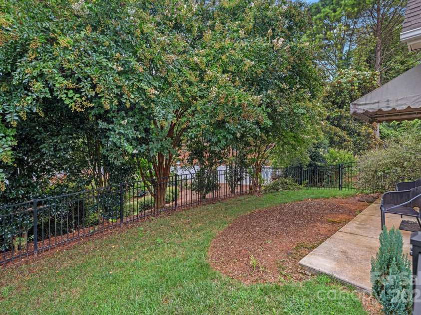 14207 Hudson Park Lane, Huntersville, NC 28078.  MLS# CAR4288875, YatesRealty ID 31284. Fenced yard