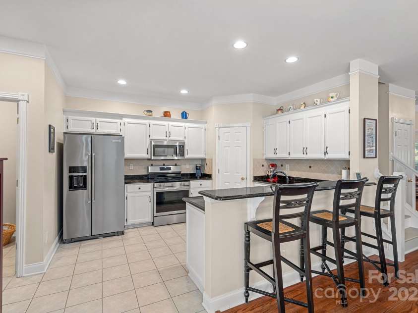 14207 Hudson Park Lane, Huntersville, NC 28078.  MLS# CAR4288875, YatesRealty ID 31284. Kitchen