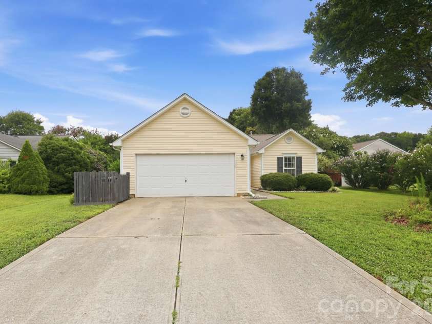 5244 Moonlight Trail, Concord, NC 28025.  MLS# CAR4390490, YatesRealty ID 31284. 