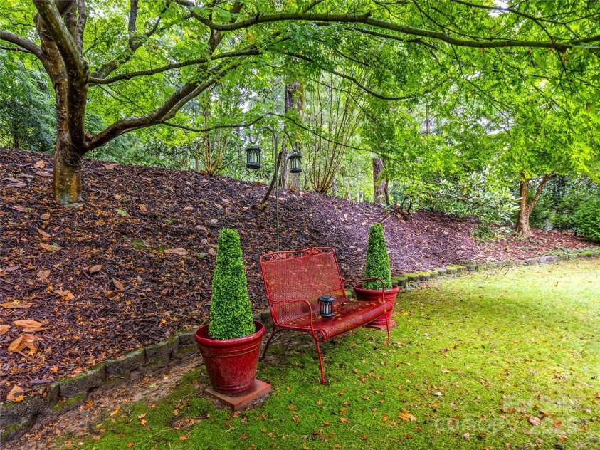 7 Cooper Cove, Hendersonville, NC 28739.  MLS# CAR4284061, YatesRealty ID 31285. 