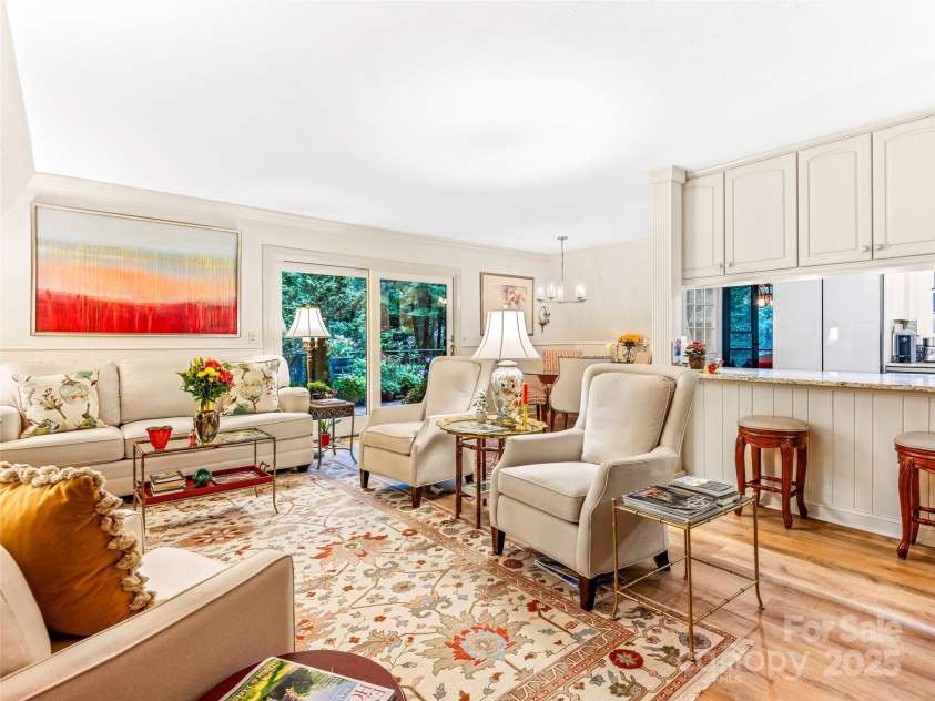 7 Cooper Cove, Hendersonville, NC 28739.  MLS# CAR4284061, YatesRealty ID 31285. 