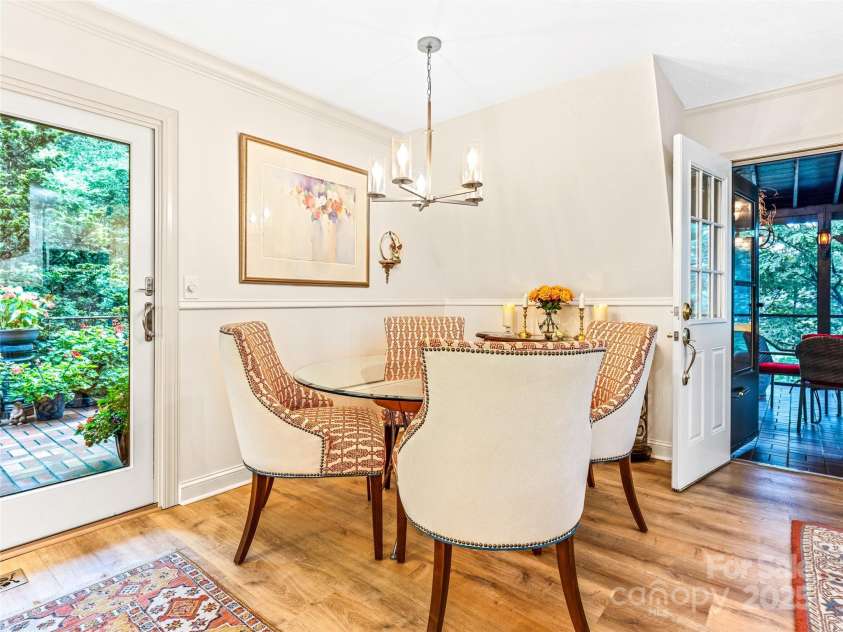 7 Cooper Cove, Hendersonville, NC 28739.  MLS# CAR4284061, YatesRealty ID 31285. 