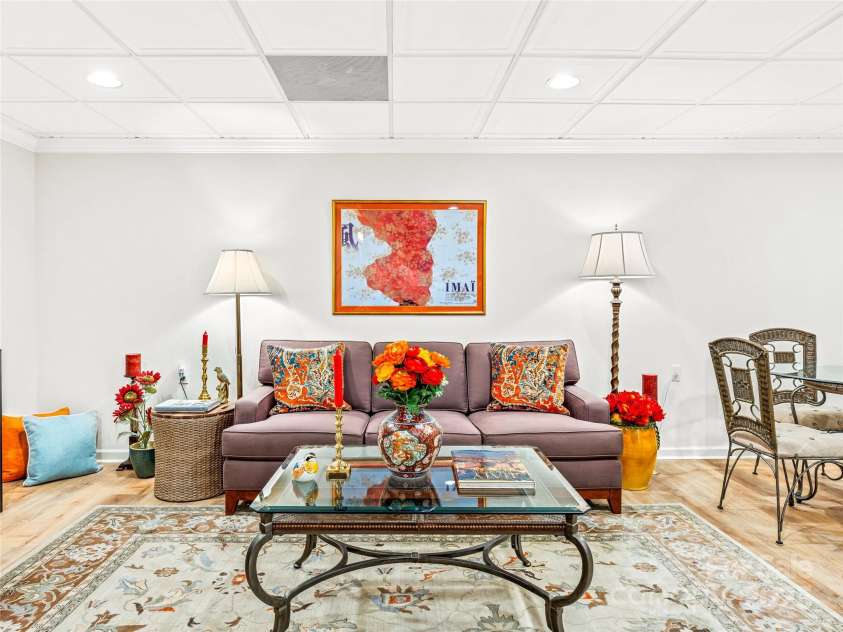 7 Cooper Cove, Hendersonville, NC 28739.  MLS# CAR4284061, YatesRealty ID 31285. 