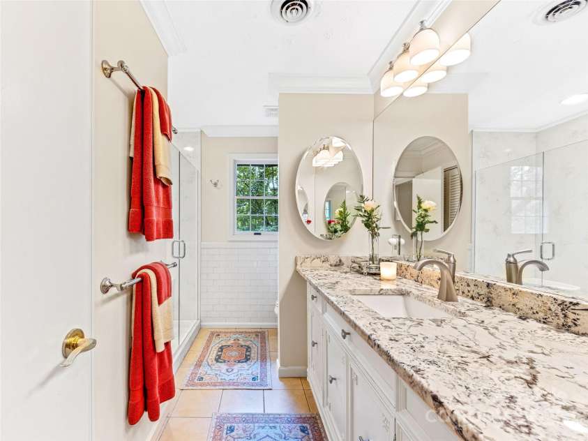 7 Cooper Cove, Hendersonville, NC 28739.  MLS# CAR4284061, YatesRealty ID 31285. 