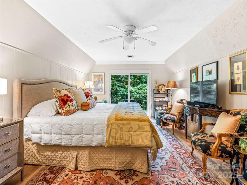 7 Cooper Cove, Hendersonville, NC 28739.  MLS# CAR4284061, YatesRealty ID 31285. 