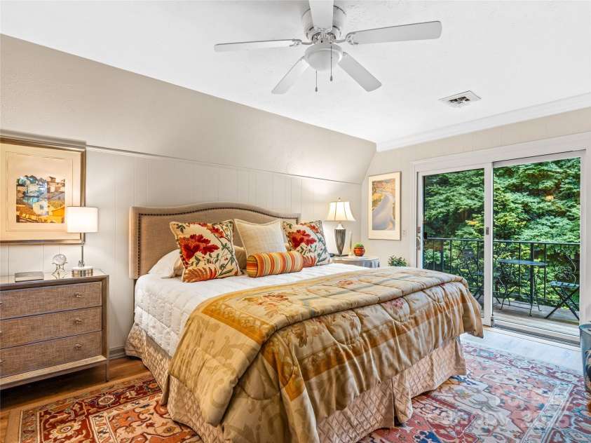 7 Cooper Cove, Hendersonville, NC 28739.  MLS# CAR4284061, YatesRealty ID 31285. 