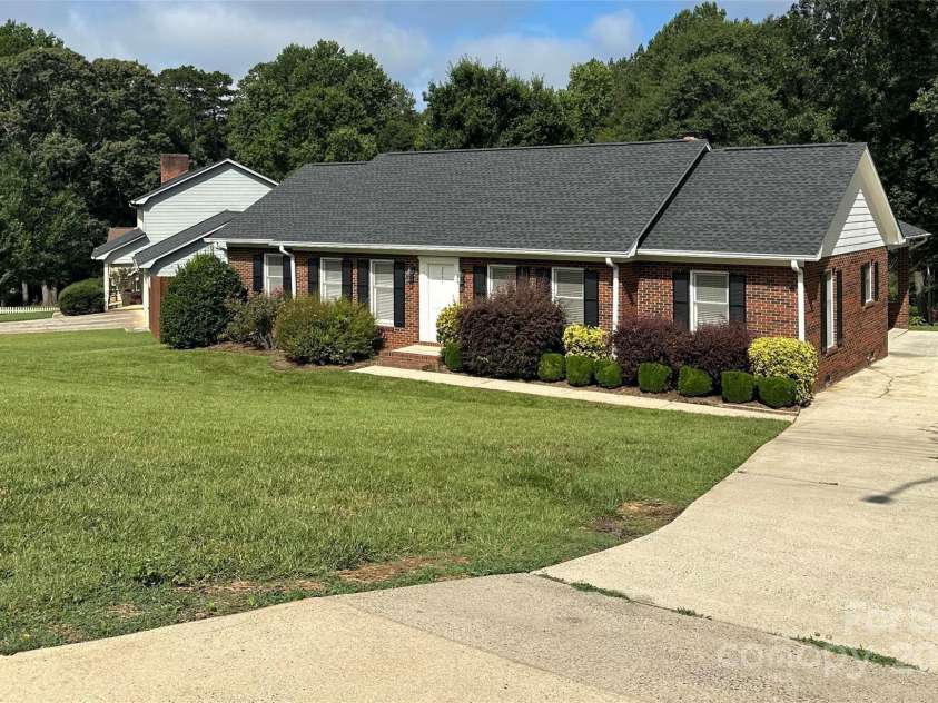 2443 1st Street Place, Hickory, NC 28601.  MLS# CAR4280210, YatesRealty ID 31287. 