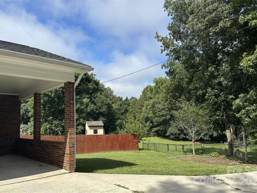 2443 1st Street Place, Hickory, NC 28601.  MLS# CAR4280210, YatesRealty ID 31287. 