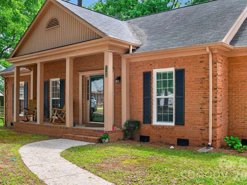 7148 Powder Mill Place, Charlotte, NC 28277.  MLS# CAR4379444, YatesRealty ID 31287. 