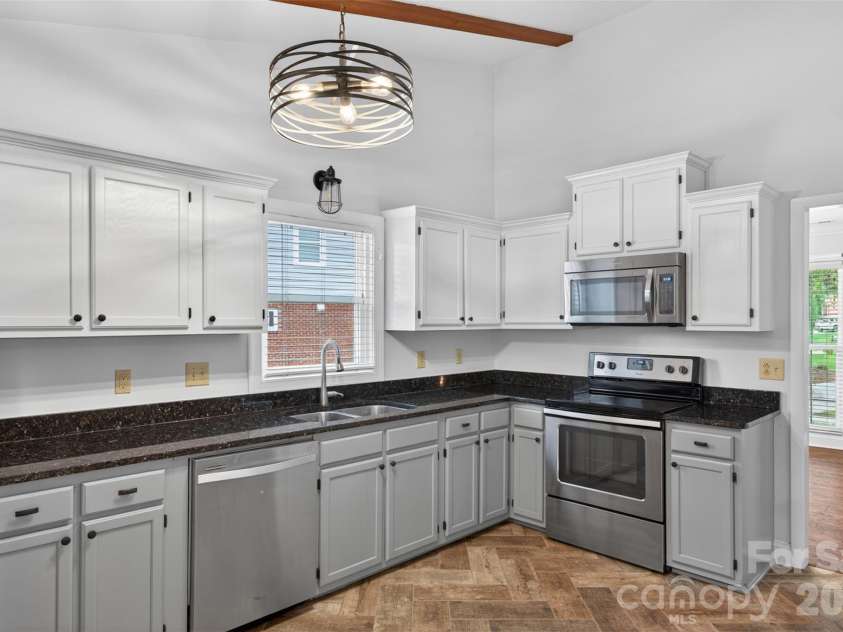 7148 Powder Mill Place, Charlotte, NC 28277.  MLS# CAR4379444, YatesRealty ID 31287. 
