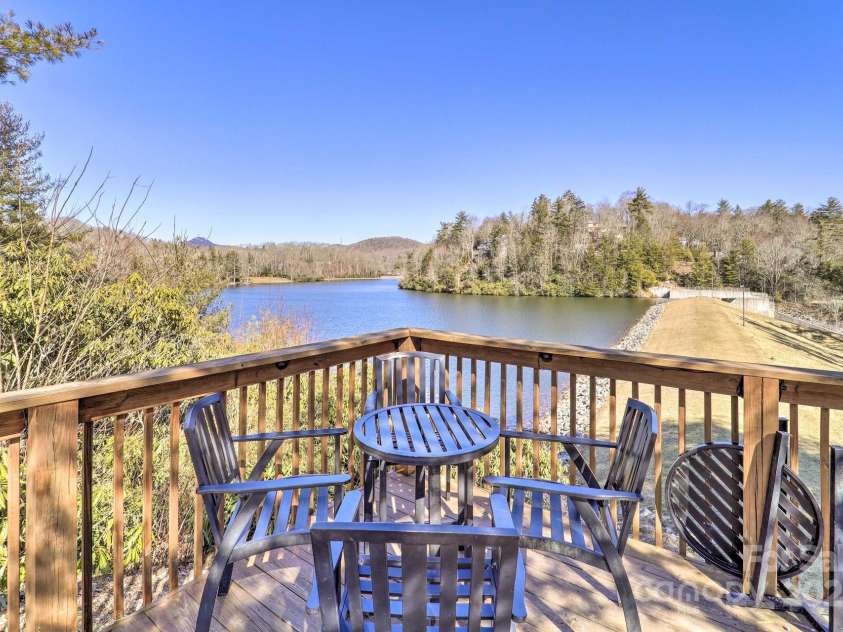 527 Windridge Road, Newland, NC 28657.  MLS# CAR4289348, YatesRealty ID 31288. 