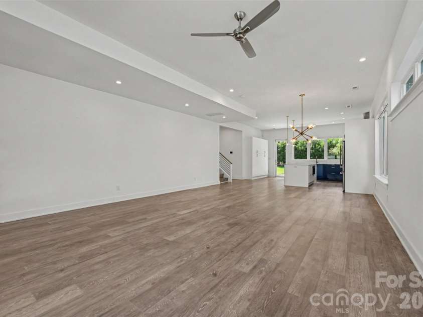 1243 Realta Drive, Charlotte, NC 28211.  MLS# CAR4389245, YatesRealty ID 31289. 