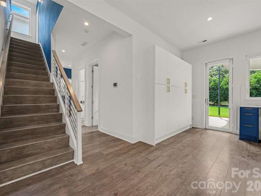1243 Realta Drive, Charlotte, NC 28211.  MLS# CAR4389245, YatesRealty ID 31289. 