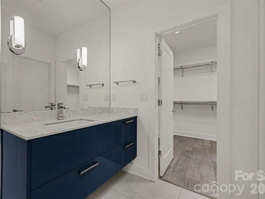 1243 Realta Drive, Charlotte, NC 28211.  MLS# CAR4389245, YatesRealty ID 31289. 