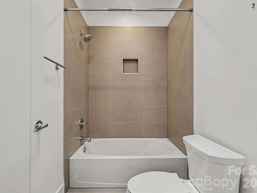 1243 Realta Drive, Charlotte, NC 28211.  MLS# CAR4389245, YatesRealty ID 31289. 