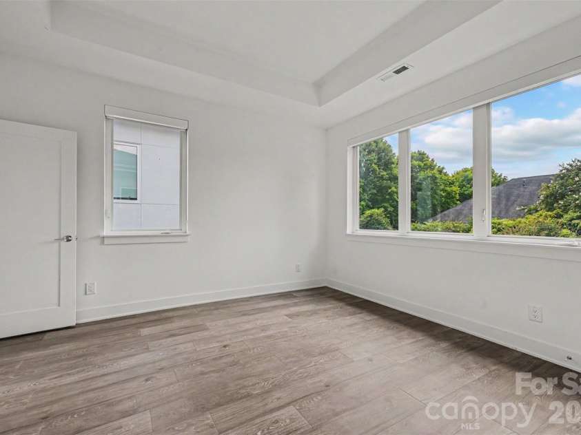 1243 Realta Drive, Charlotte, NC 28211.  MLS# CAR4389245, YatesRealty ID 31289. 