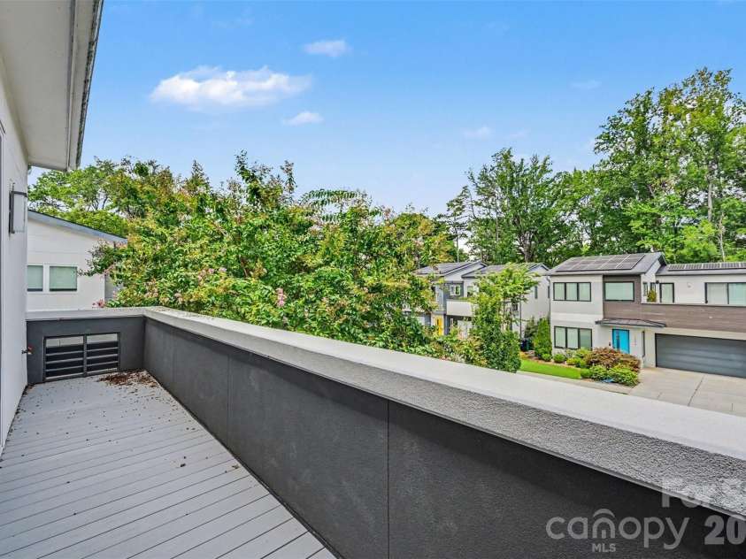 1243 Realta Drive, Charlotte, NC 28211.  MLS# CAR4389245, YatesRealty ID 31289. 