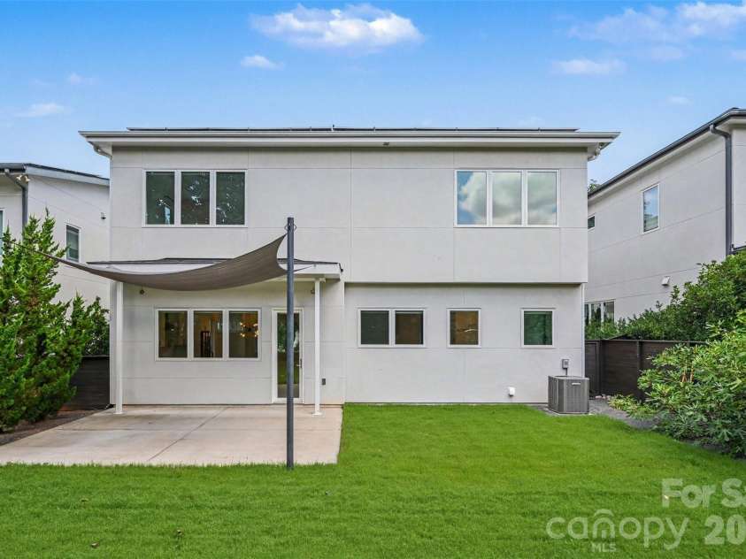 1243 Realta Drive, Charlotte, NC 28211.  MLS# CAR4389245, YatesRealty ID 31289. 
