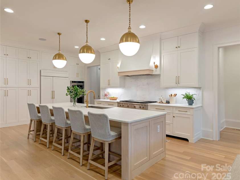 6000 Lansing Drive, Charlotte, NC 28270.  MLS# CAR4286481, YatesRealty ID 31289. 