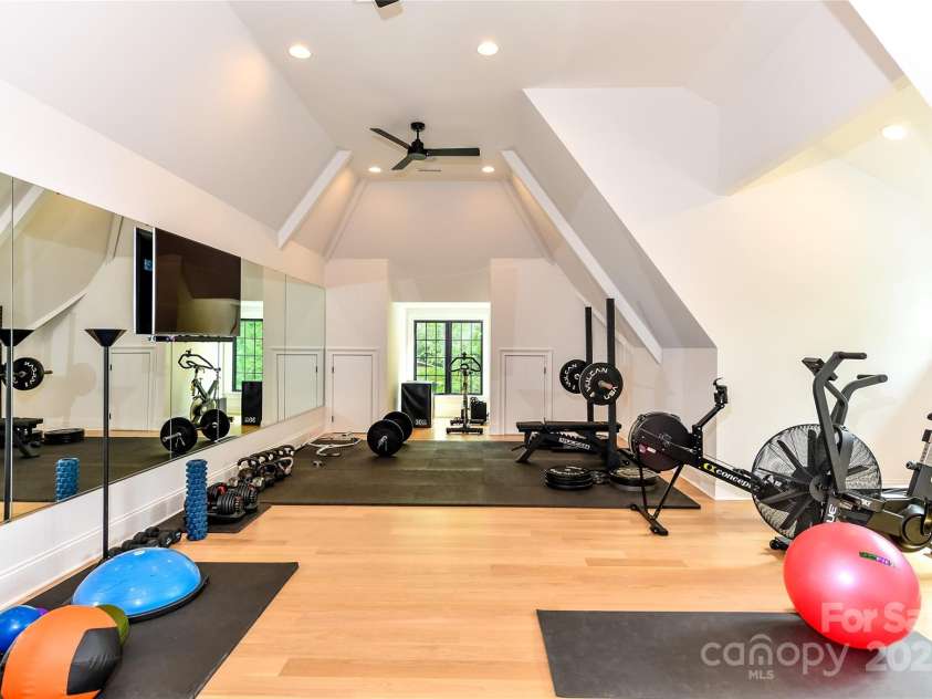 6000 Lansing Drive, Charlotte, NC 28270.  MLS# CAR4286481, YatesRealty ID 31289. 