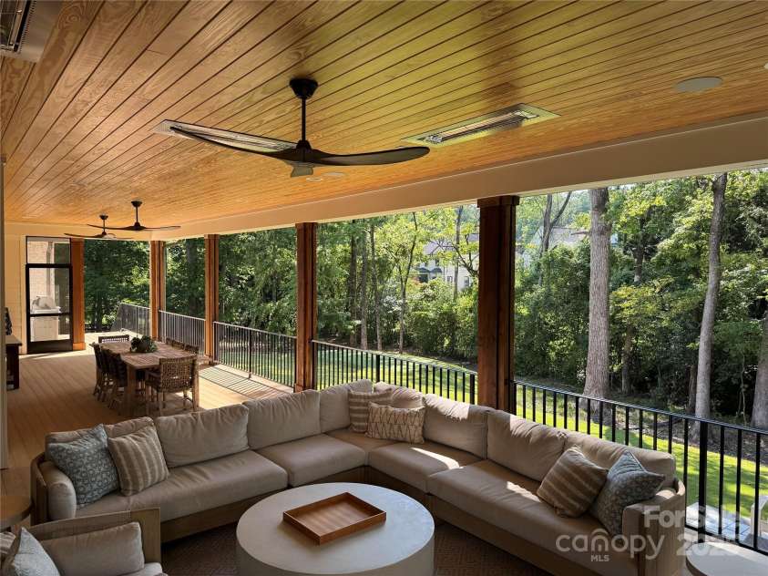 6000 Lansing Drive, Charlotte, NC 28270.  MLS# CAR4286481, YatesRealty ID 31289. 