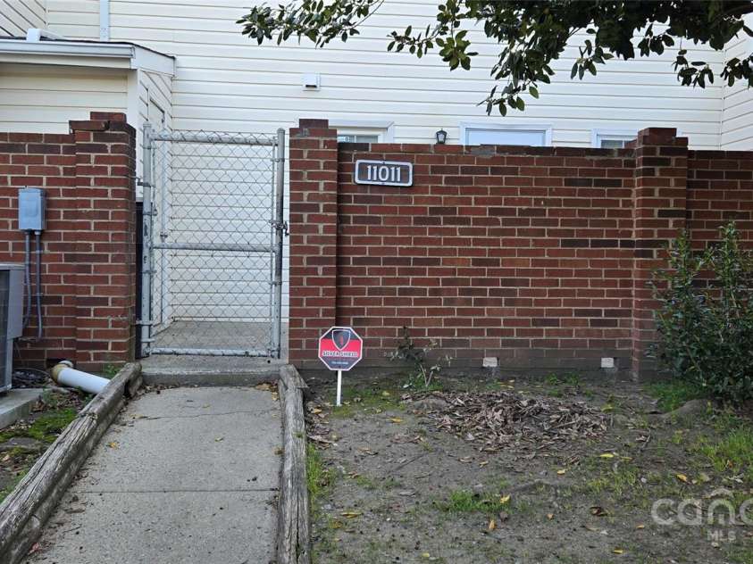 11011 Park Road, Charlotte, NC 28226.  MLS# CAR4326504, YatesRealty ID 3129. Back entrance