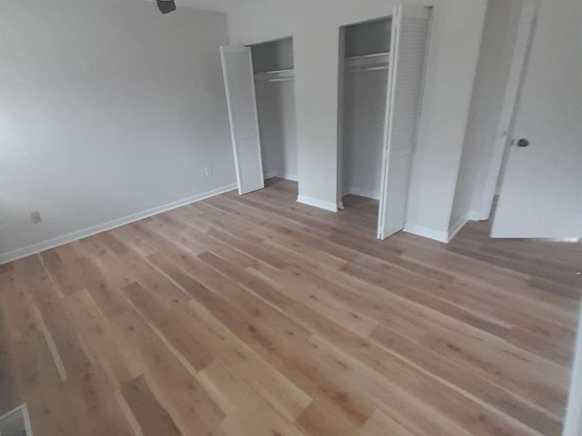 11011 Park Road, Charlotte, NC 28226.  MLS# CAR4326504, YatesRealty ID 3129. Main bdrm w his/her closets