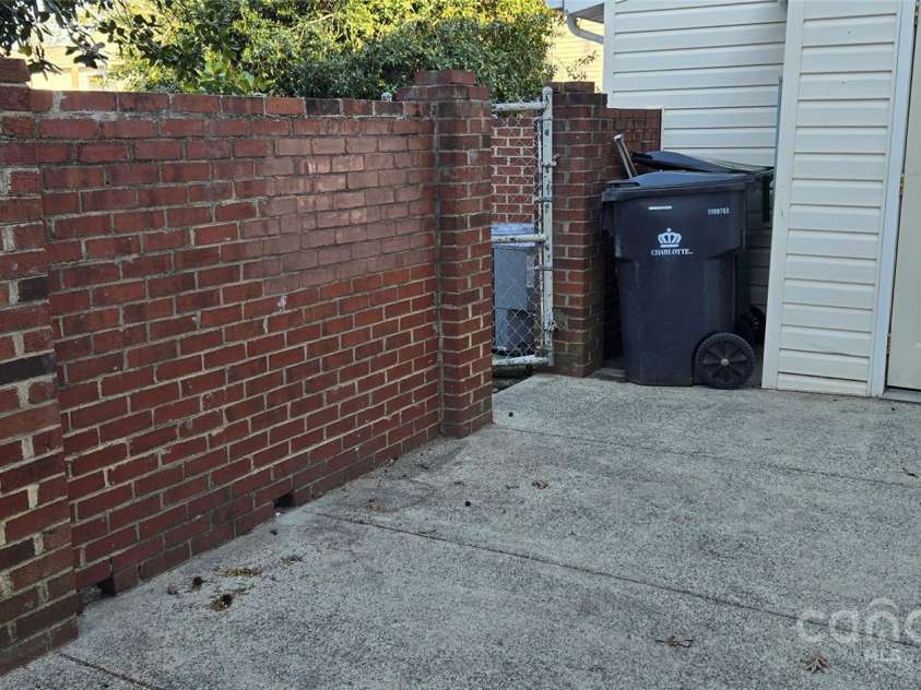 11011 Park Road, Charlotte, NC 28226.  MLS# CAR4326504, YatesRealty ID 3129. Patio