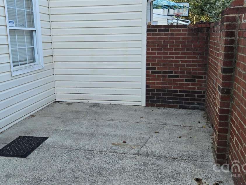 11011 Park Road, Charlotte, NC 28226.  MLS# CAR4326504, YatesRealty ID 3129. Patio