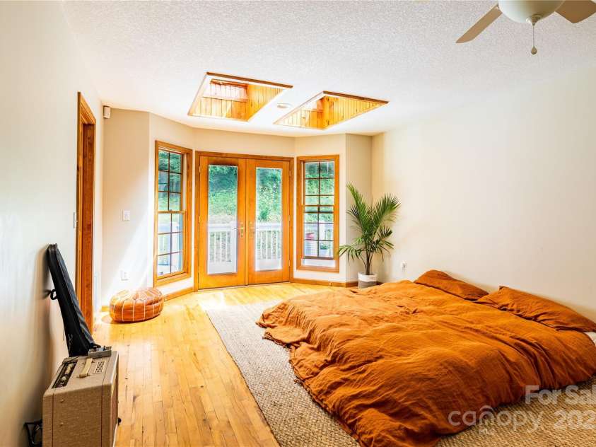 226 Wildcat Mountain Trail, Sylva, NC 28779.  MLS# CAR4284312, YatesRealty ID 31290. 