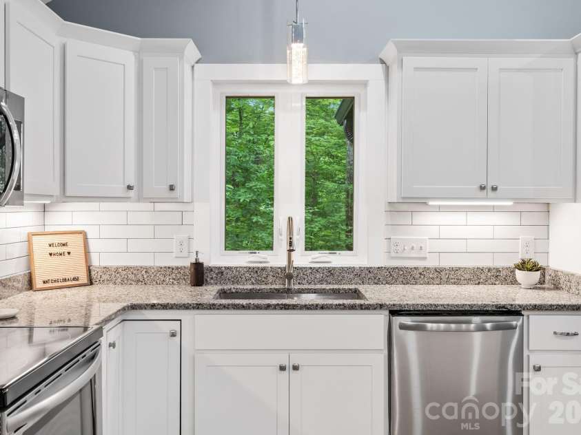 30 Sleeping Bear Ridge, Maggie Valley, NC 28751.  MLS# CAR4393573, YatesRealty ID 31290. 