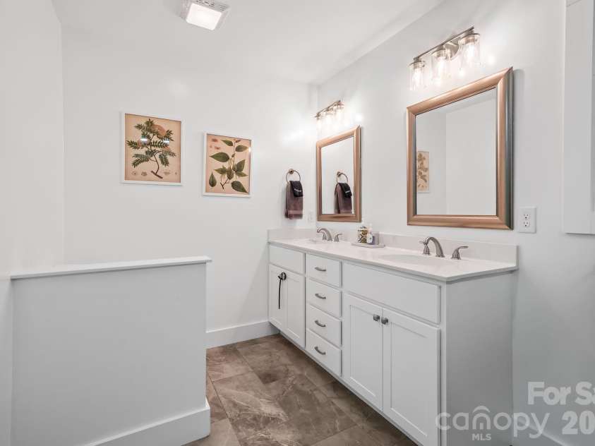 30 Sleeping Bear Ridge, Maggie Valley, NC 28751.  MLS# CAR4393573, YatesRealty ID 31290. 