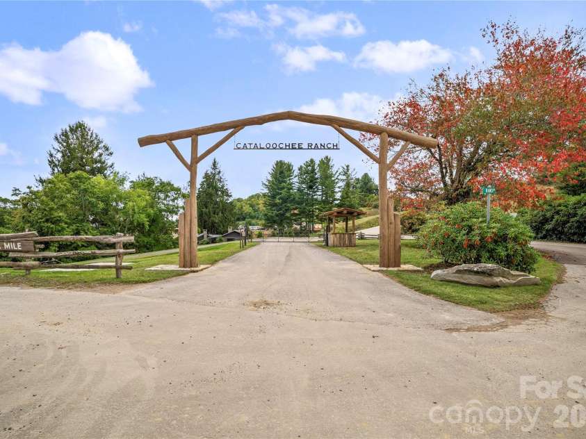 30 Sleeping Bear Ridge, Maggie Valley, NC 28751.  MLS# CAR4393573, YatesRealty ID 31290. Cataloochee Ranch 