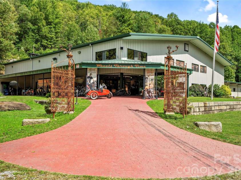 30 Sleeping Bear Ridge, Maggie Valley, NC 28751.  MLS# CAR4393573, YatesRealty ID 31290. Maggie Valley 